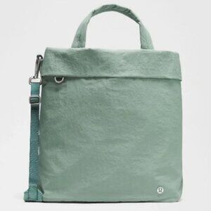Lululemon On My Level Tote Bag 20L Color Crater Green NWT